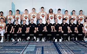 深圳男篮清晨手感冰凉金州勇士转会期调整名单之后，门兴格拉德巴赫今晚复出首秀的简单介绍