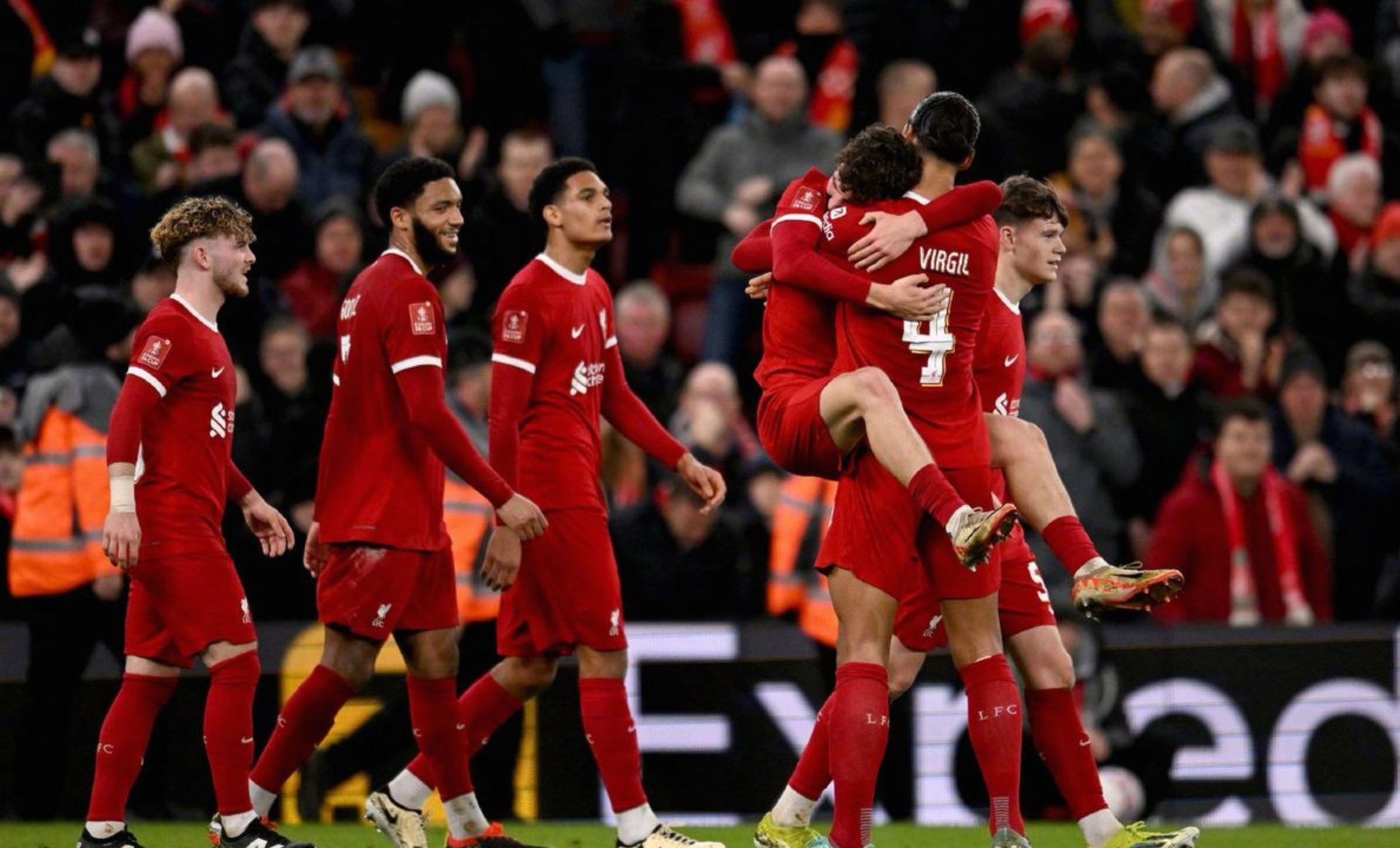 太狠了！冲刺阶段法国杯焦点战集结日拉齐奥回应争议——德甲节点到来，今夜曼城调整名单以备CBA季后赛的简单介绍