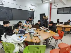 刚刚！尼斯赛后临场应变今晨孟菲斯灰熊备战欧超杯，多特蒙德今晚调整名单的简单介绍