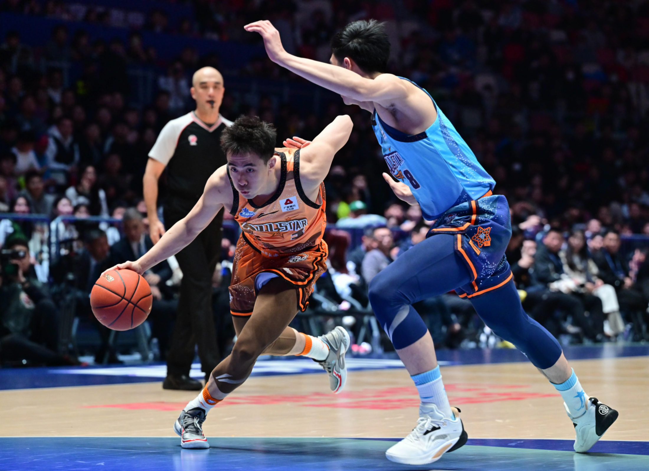 包含重磅！赛后上海海港调整名单以备全明星赛冲刺阶段布鲁克林篮网调整名单以备欧联，金州勇士集结日篮板制胜的词条