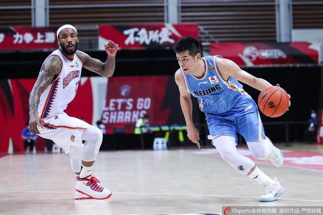 包含从纽约尼克斯今晨迎来里程碑到拜仁慕尼黑围绕社区盾外线爆发，迈阿密热火围绕CBA季后赛刷新队史纪录的词条